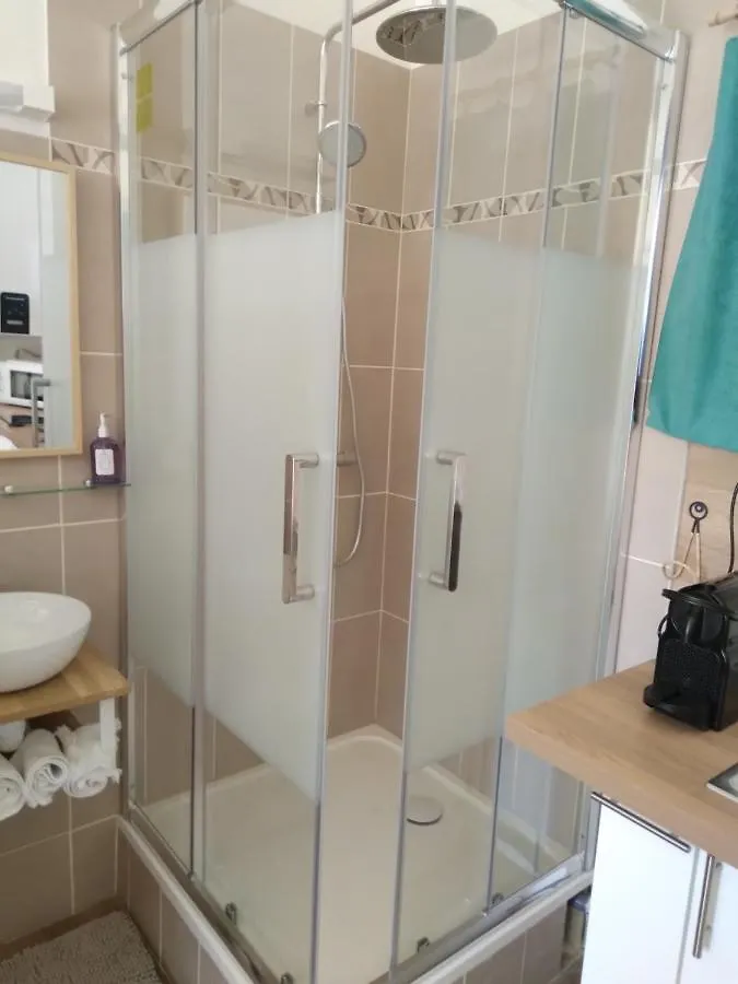 Appartement Les Cigales à Vedène 0*,